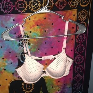 Cute bra, never worn!